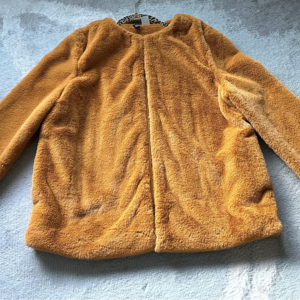 H&M Divided Faux Fur Cropped Coat